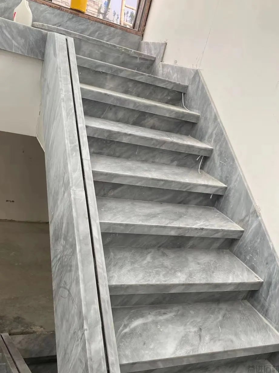 楼梯石材踢脚线怎么设计?(图2) 楼梯石材踢脚线怎么设计?
