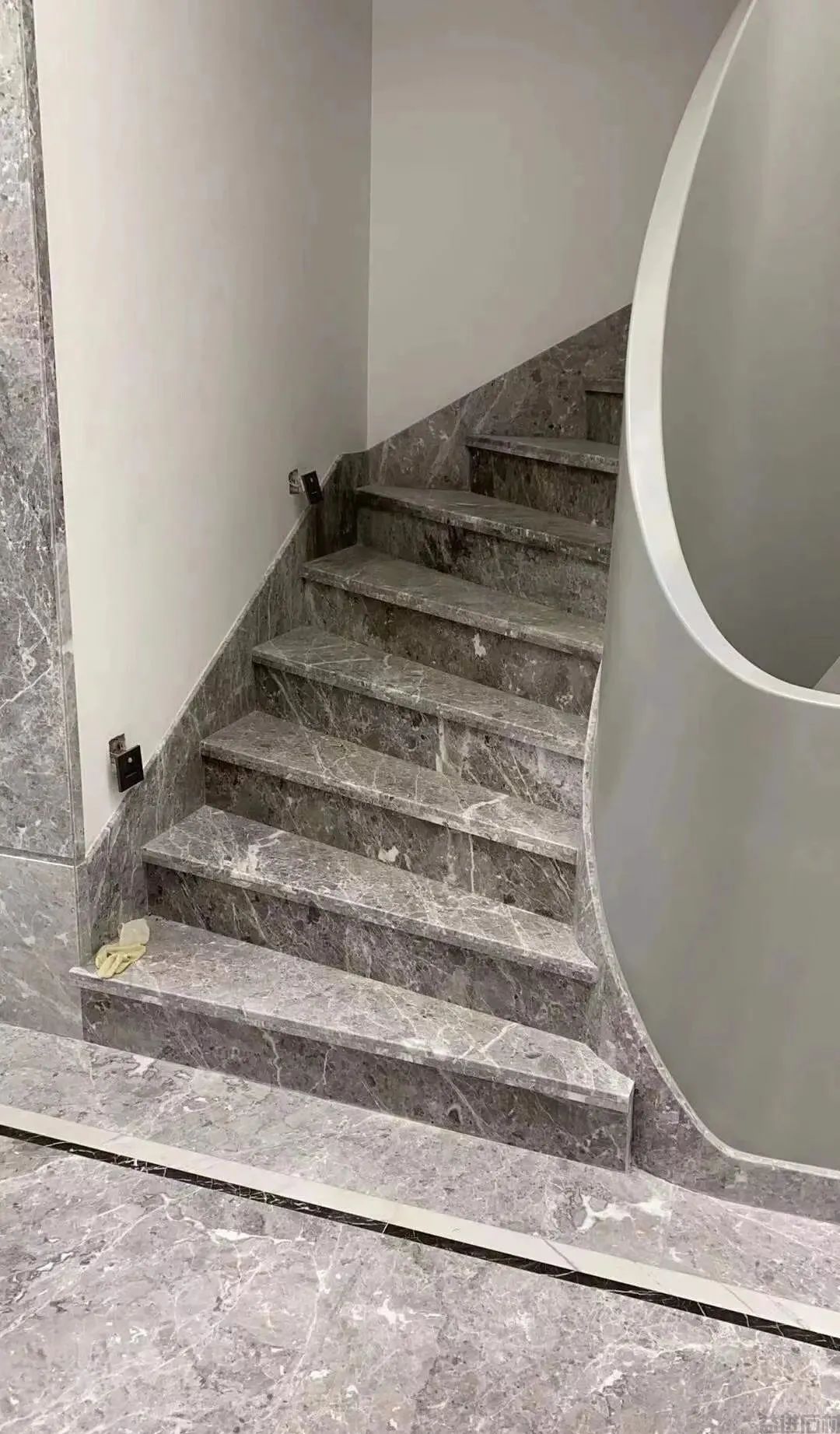 楼梯石材踢脚线怎么设计?(图24) 楼梯石材踢脚线怎么设计?
