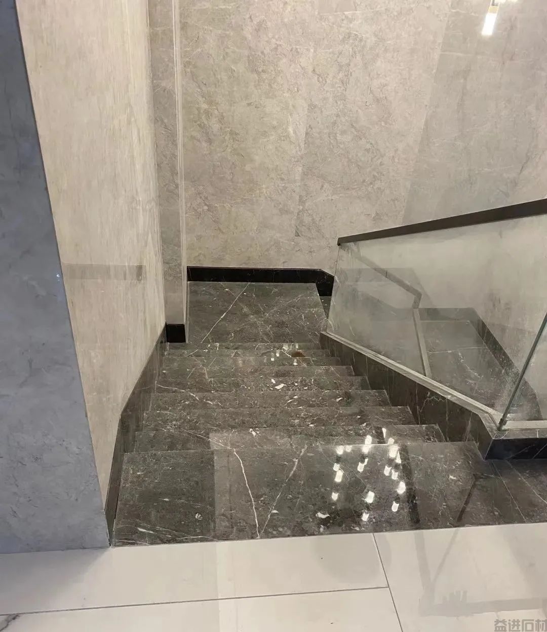 楼梯石材踢脚线怎么设计?(图26) 楼梯石材踢脚线怎么设计?