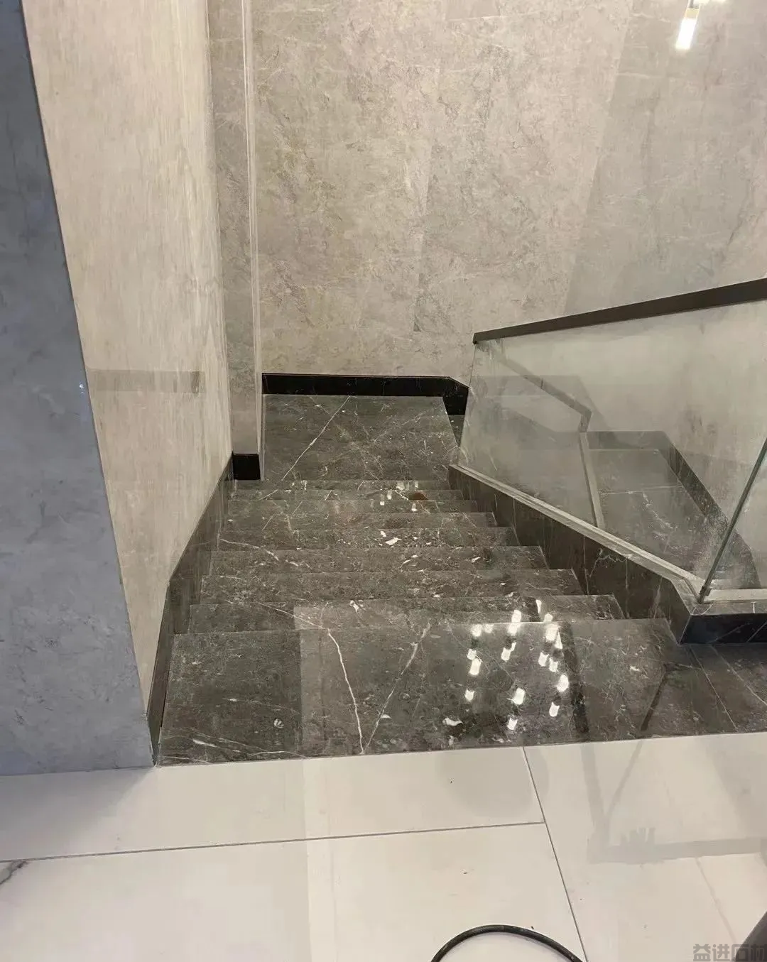 大理石楼梯踏步横头怎么做,即实用又美观(图30) 大理石楼梯踏步横头怎么做,即实用又美观