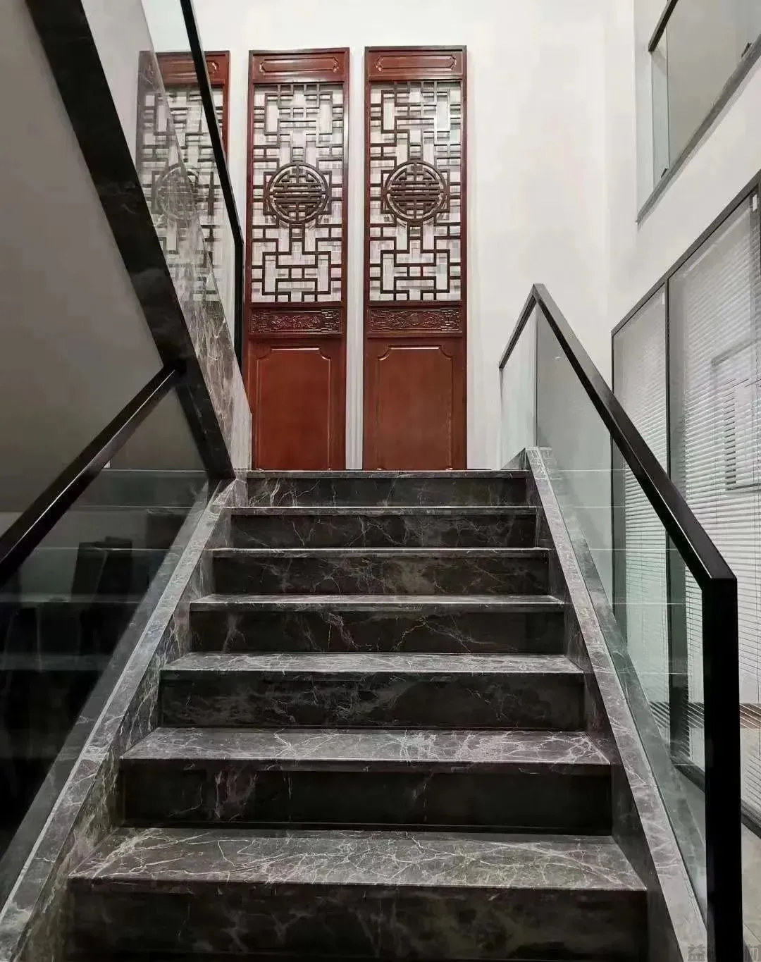 大理石楼梯踏步横头怎么做,即实用又美观(图31) 大理石楼梯踏步横头怎么做,即实用又美观