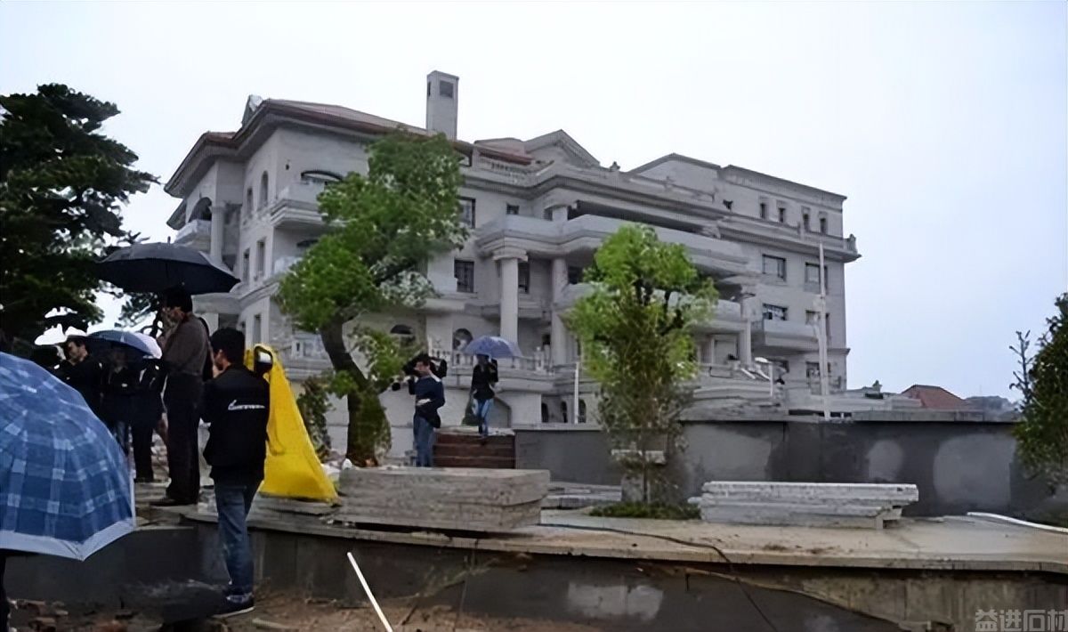 福建惊现2亿的石材别墅,光大门就500万(图6) 福建惊现2亿的石材别墅,光大门就500万