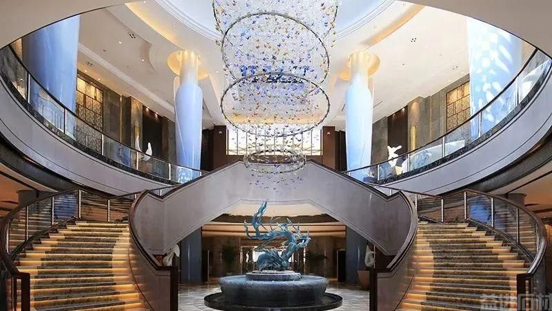 豪华的酒店,少不了一个漂亮的大理石楼梯(图25) 豪华的酒店,少不了一个漂亮的大理石楼梯(图25)