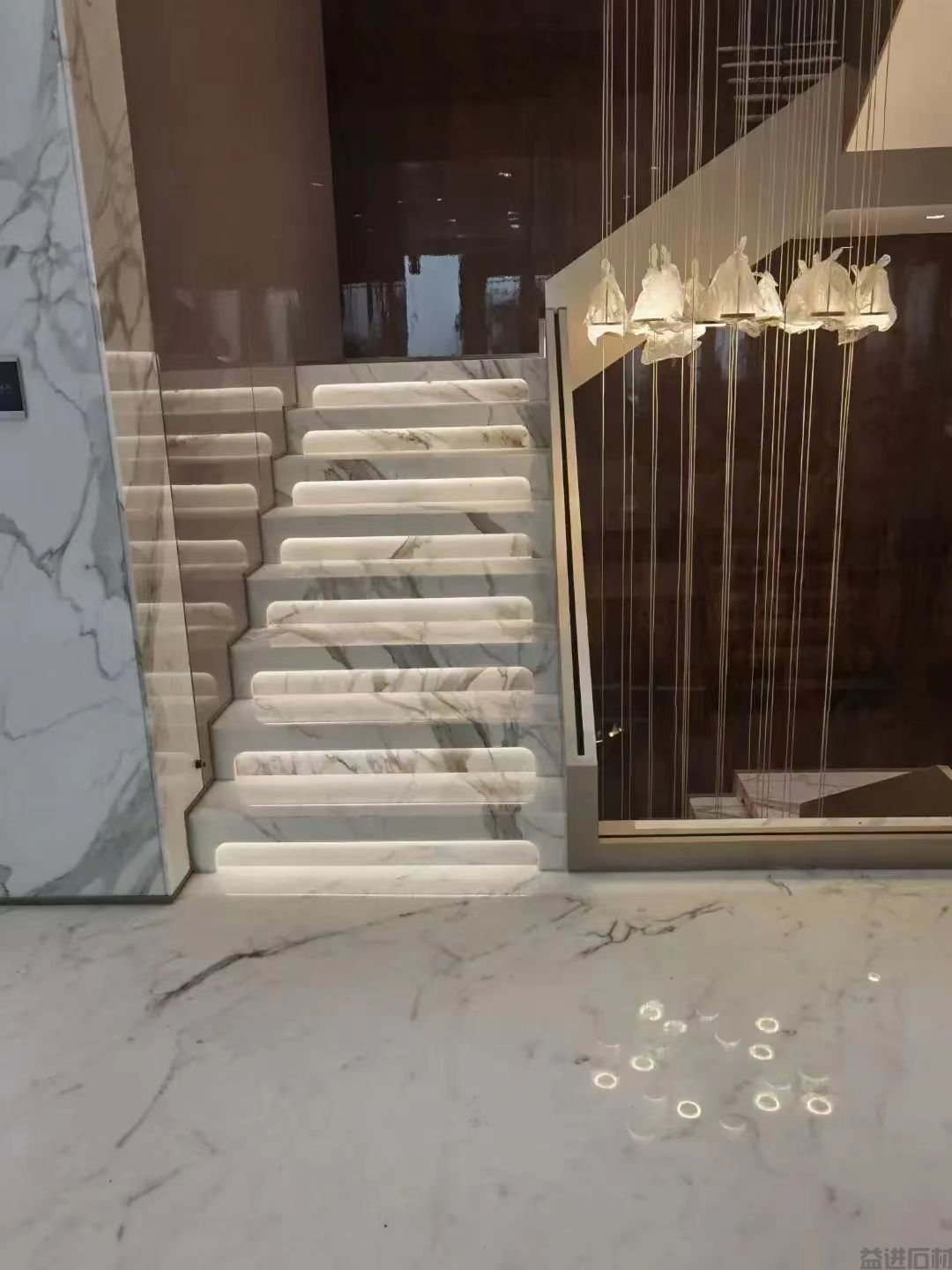 鱼肚白装修风格